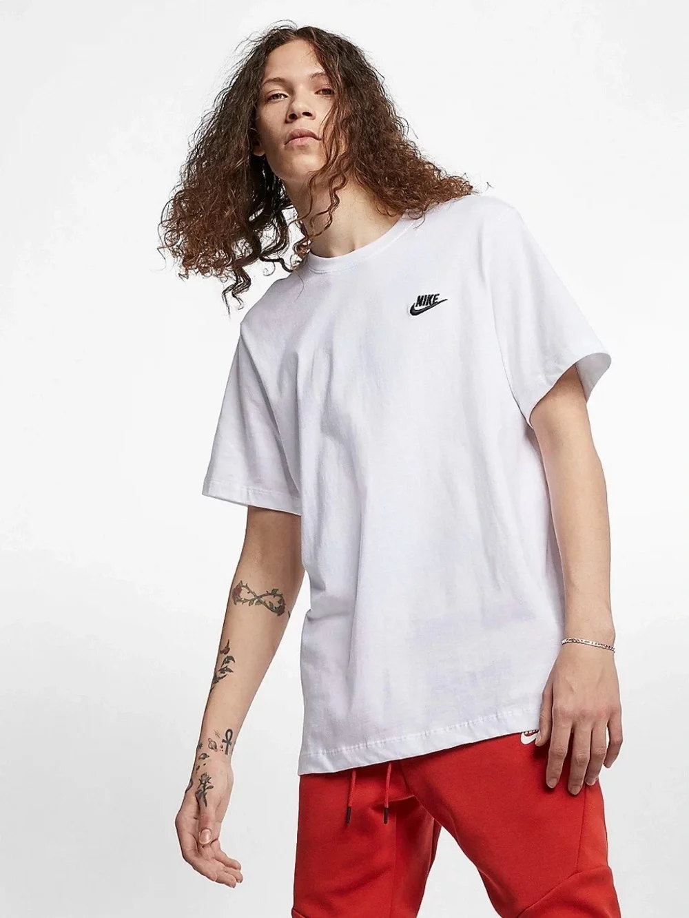 Nike Boys Large White Short Sleeve Tee with Black Logo